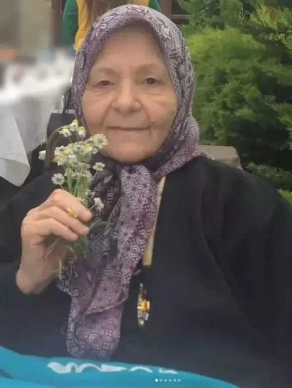 1699947540971.jpeg Yıldız Çağrı Atiksoy'u yıkan ölüm: Seninle koca bir devir kapandı - 1