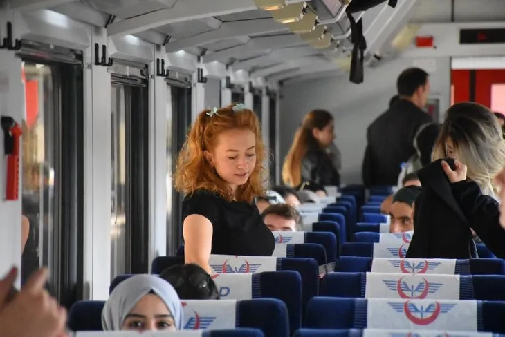 Doğu Ekspresi’ne yoğun ilgi! Binlerce kişi akın etti