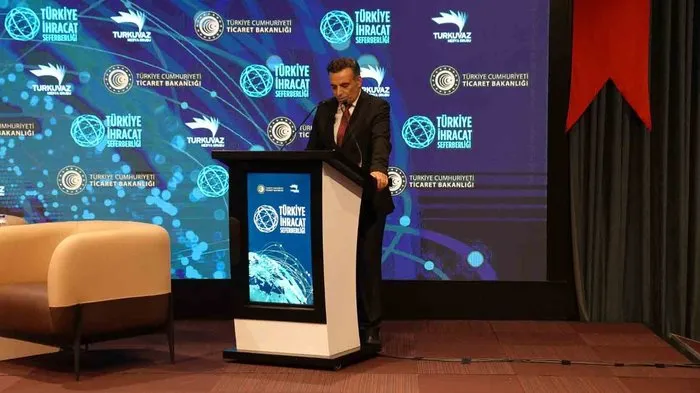 Takvim Gazetesi Genel Yayın Yönetmeni Faruk Erdem (Foto: ahaber.com.tr)