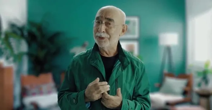 Kıvanç Tatlıtuğ’dan Kovid-19 aşı açıklaması: Hayran olunması gereken...