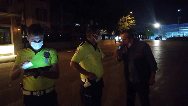 1624831008987.jpg Alkollü sürücüden polislere güldüren tehdit: "O zaman ben sizin komiseri arayayım" - 1
