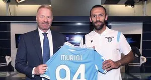 Lazio Vedat Muric’i basına tanıttı