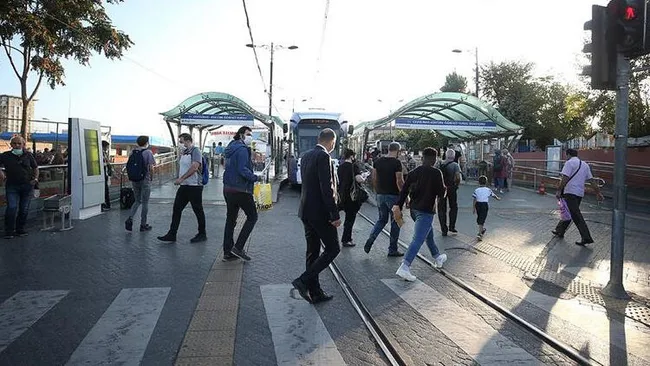 İstanbul’da mesai saatleri ile ilgili Vali Ali Yerlikaya'dan önemli açıklama - 1