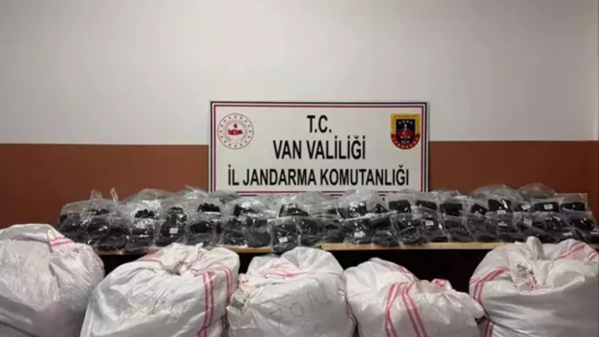 Van'da 5 milyon 800 bin TL'lik gümrük kaçağı eşya ele geçirildi
