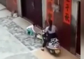 Çin’i ayağa kaldıran işkence görüntüsü