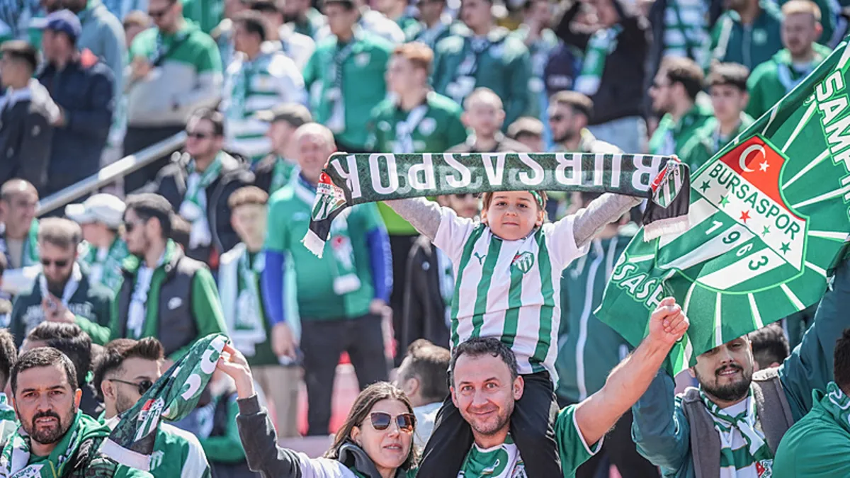 Bursaspor şampiyonluğunu ilan etti! Yeşil beyazlılar TFF 2.Lig'e yükseldi