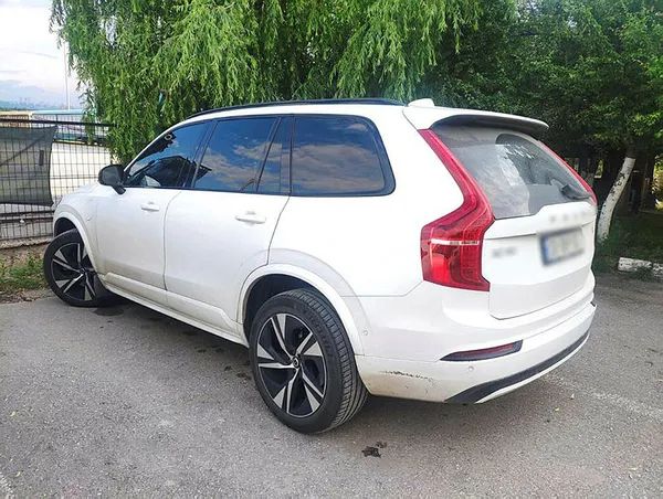 Gümrük muhafaza ekipleri 187 milyon liralık 15 kaçak lüks otomobile el koydu - 4