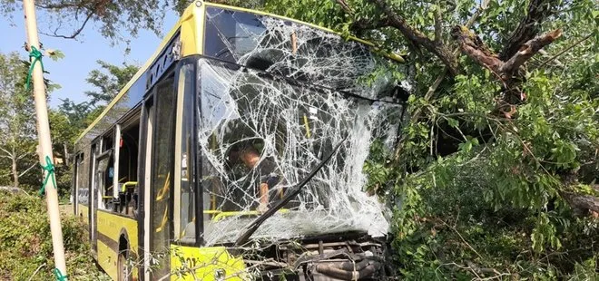 Bursa’da feci kaza! Belediye otobüsü kamyona çarptı: 2’si ağır 21 yaralı