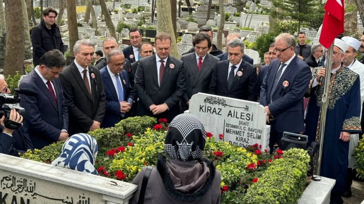 Şehit Savcı Mehmet Selim Kiraz, kabri başında anıldı