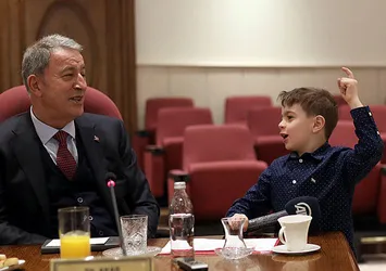 Bakan Hulusi Akar: Şehitlerimiz baştacıdır