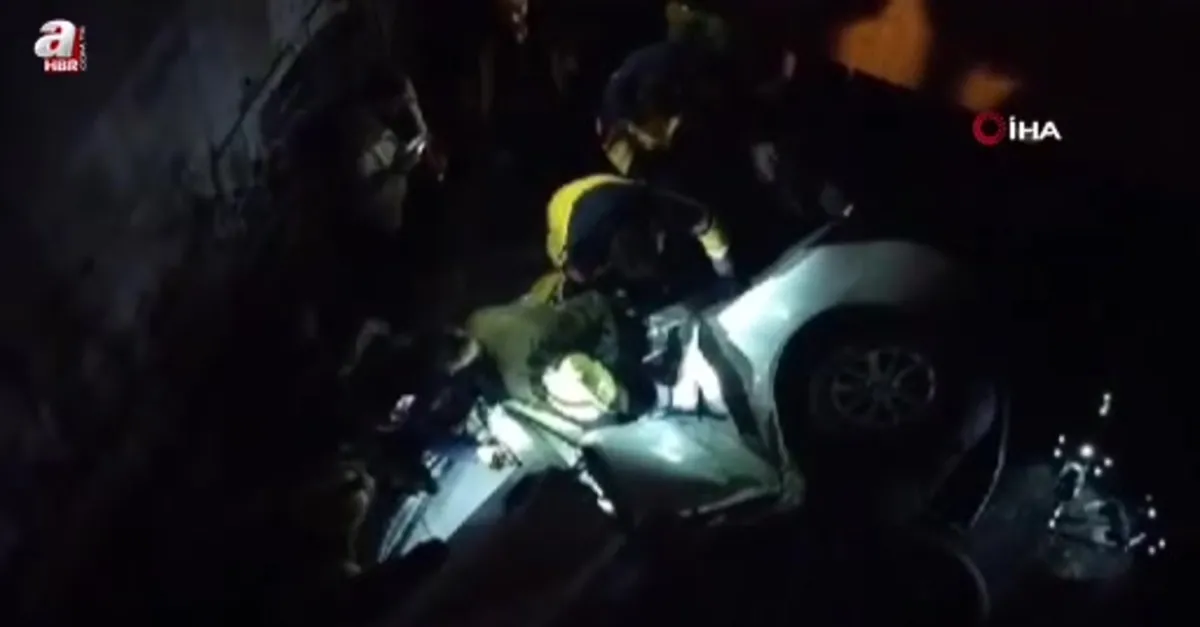 Otomobil viyadükten aşağı uçtu