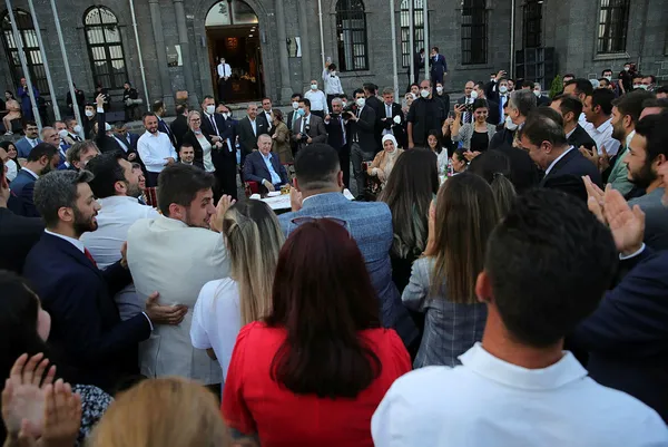 Son dakika: Başkan Recep Tayyip Erdoğan Diyarbakır’da gençlerle buluştu