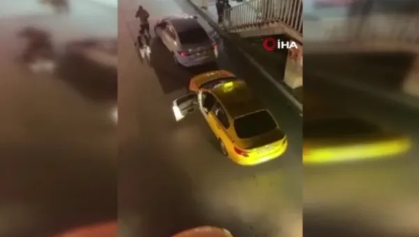 esenyurtta-yolcu-taksiciye-sur-lan-deyince-tansiyon-yukseldi-o-anlar-kamerada-1656312988234.jpg Esenyurt’ta yolcu taksiciye "sür lan" deyince tansiyon yükseldi! O anlar kamerada - 2