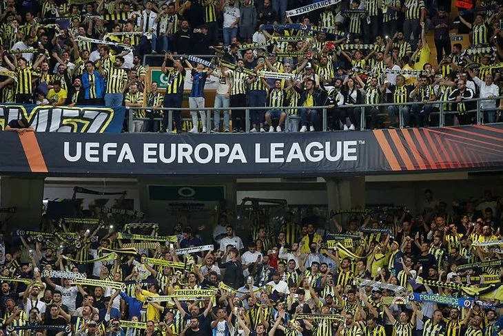 Dinamo Kiev maçında Fenerbahçe taraftarından anlamlı koreografi