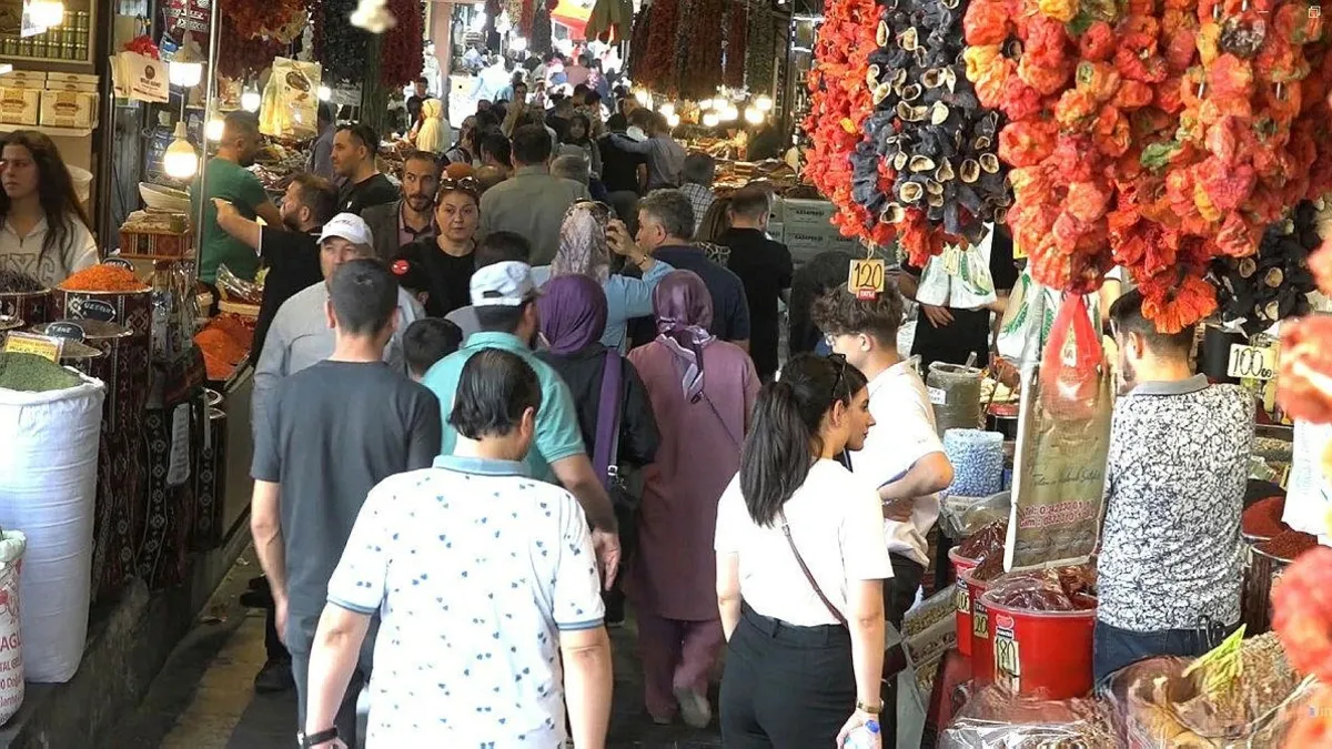Gaziantep'te turist bereketi! Esnafın yüzü gülüyor
