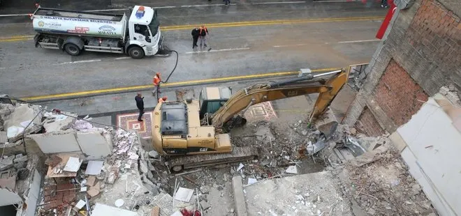 Arama kurtarma çalışmaları 9 saatte tamamlandı! Malatya’da çöken binanın enkazını kaldırma çalışmaları sürüyor