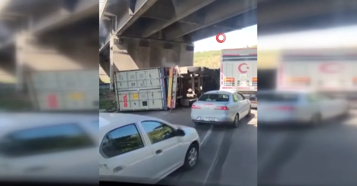D100’de TIR kaza! Sürücü hayatını kaybetti