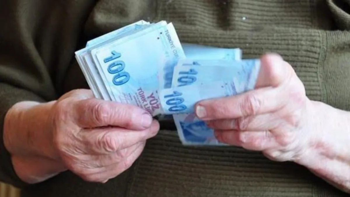 Çalışan emekliler dikkat! Çift emekli maaşı fırsatı | Uygulamadan kimler yararlanabiliyor?