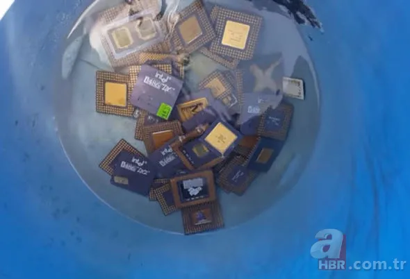 Bilgisayar parçalarından altın çıkardı! Görenler şaşkın... 10