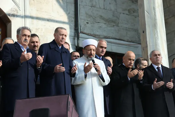 Son dakika: Yeni Camii yeniden ibadete açıldı! Başkan Erdoğan’dan önemli açıklamalar