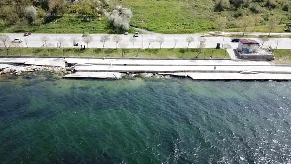Beylikdüzü'nde vatandaşları korkutan olay! Gürpınar Sahili yürüyüş yolu çöktü - 1