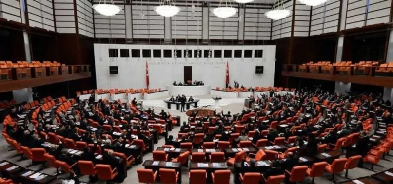 328 vekil son kez Genel Kurul'da! TBMM'de bir dönem sona eriyor