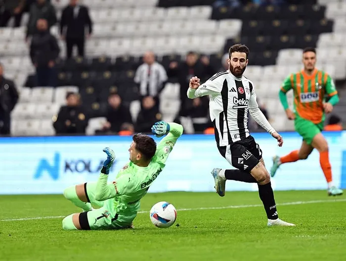 Kartal’ın kanadı kırık! Beşiktaş Alanyaspor mücadelesi 1-1 eşitlikle sona erdi