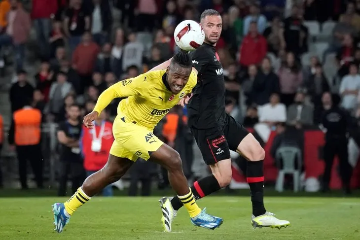 Karagümrük Fenerbahçe maçında olay yaratan penaltı pozisyonu! Spor yorumcularından flaş sözler