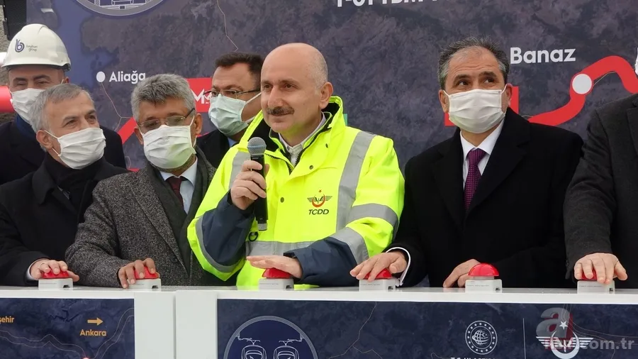 Ulaştırma ve Altyapı Bakanı Adil Karaismailoğlu İzmir-Afyonkarahisar-Ankara YHT tünel kazı başlangıç törenine katıldı 25