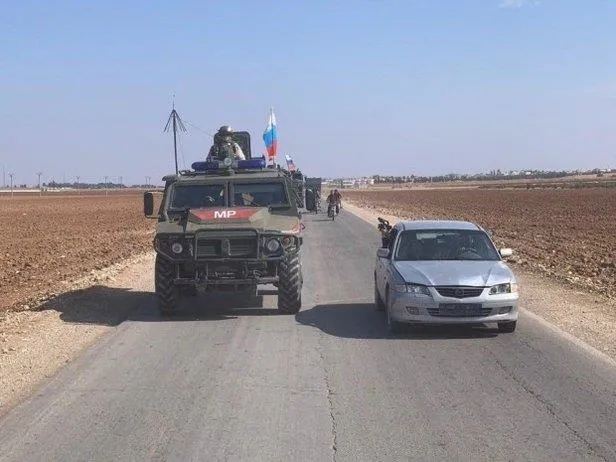 Rus askeri polis konvoyu Ayn El Arab'a girdi - 1