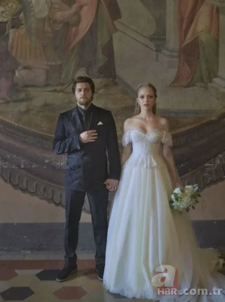 Şarkıcı Ufuk Beydemir ile evlenen oyuncu İpek Filiz Yazıcı kız kardeşiyle pozlarını paylaştı, sosyal medyayı salladı! Ayırt etmek çok zor 1