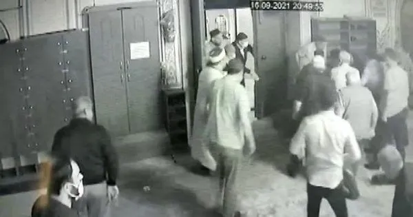 1631937067444.jpeg İmam ve cemaate sopayla saldırdı! - 3