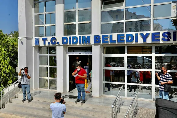 son-dakika-chpli-baskan-ahmet-deniz-atabayin-tecavuz-ettigi-kadin-konustu-1599885126051.jpg CHP'li Didim Belediyesi'nde skandal! İş başvurusuna gitti tecavüze uğradı - 6