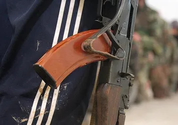 Terör örgütü PYD çocukları zorla askere alıyor