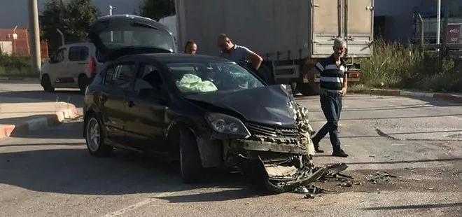 Bursa’da kamyon ile otomobil çarptı: İkisi çocuk beş kişi yaralandı