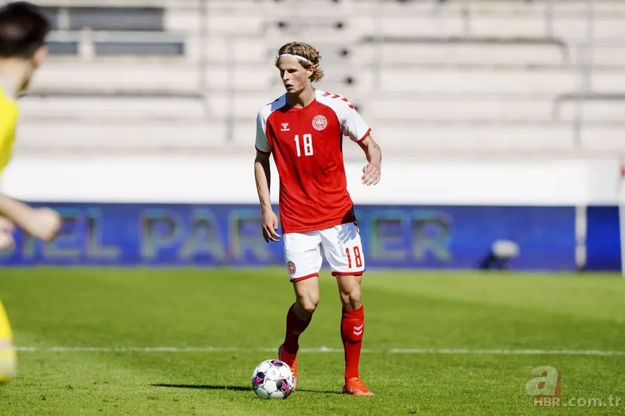 Fenerbahçe'ye Danimarkalı kule! Orta saha için transfer bombası 13