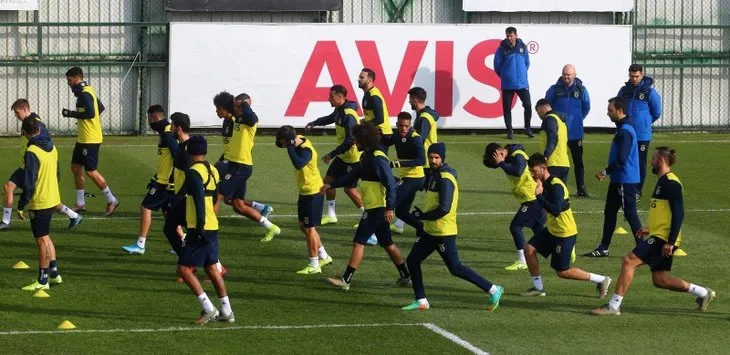 Fenerbahçe’den Galatasaray’a transfer çalımı! Devre arasında ortalık karışacak