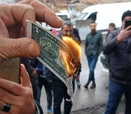 Dövizdeki düşüş Malatya'daki kayısı satıcılarını sevindirdi! Davul zurna ile dolar yaktılar - 3