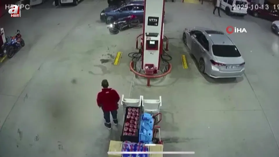 Akaryakıt istasyonundaki kaza kamerada