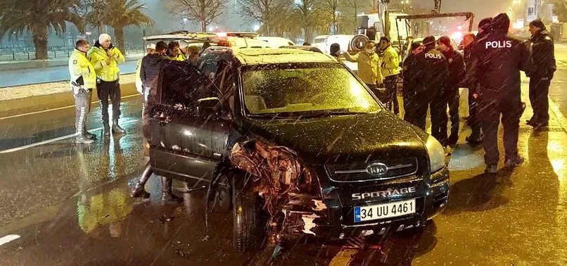 Alkollü sürücü dehşet saçtı! Park halindeki otobüse çarparak durdu