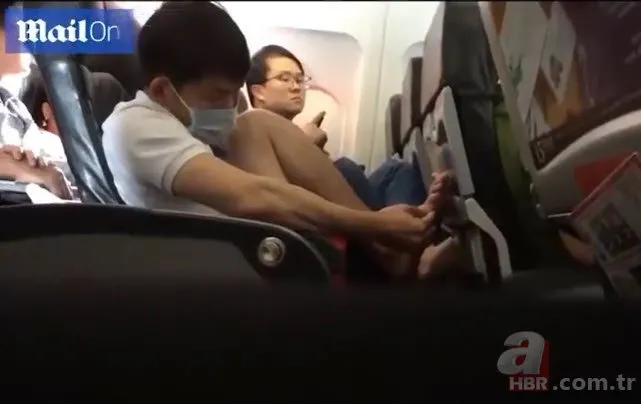 Pis yolcuların uçaktaki iğrenç görüntüleri olay oldu! Uçaklardan yansıyan kareler sosyal medyayı salladı