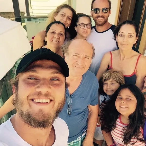 aras bulut iynemli nin annesi hayrete