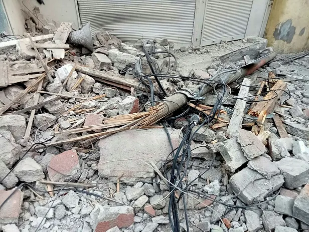 izmirde-deprem-son-dakika-5-kasim-izmir-depremi-siddeti-kac-izmir-depremi-merkez-ussu-son-depremler-1667655903437.jpg İzmir'de deprem son dakika! 5 Kasım İzmir depremi şiddeti kaç? İzmir depremi merkez üssü | SON DEPREMLER - 3