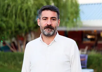 CHP teröristleri saklayan HDP'li Sarısaç'a destek verdi
