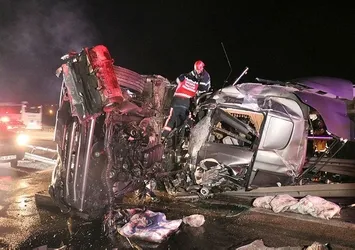 Anadolu Otoyolu’nda feci kaza!