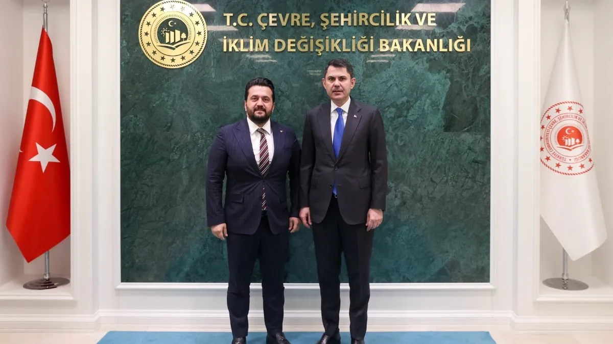 Bakan Kurum AK Parti Kartal İlçe Başkanı Göksoy ile görüştü