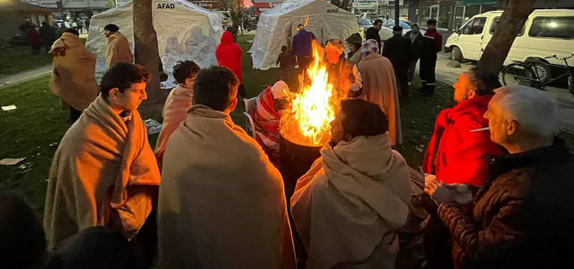 Meteoroloji'den deprem bölgesine sağanak yağış uyarısı! Gece boyu etkili olacak! Düzce Sakarya Kocaeli İstanbul hava durumu