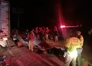 Tır servis minibüsüne çarptı! 2 ölü var