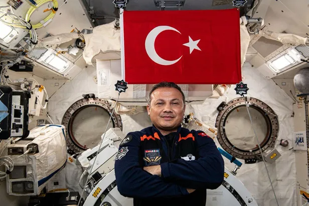 alper-gezeravci-donus-tarihi-ilk-turk-astronot-alper-gezeravci-ne-zaman-saat-kacta-donecek-donus-yolculugu-kac-1706900882059.jpg Alper Gezeravcı dönüş tarihi | İlk Türk Astronot Alper Gezeravcı ne zaman, saat kaçta dönecek? - 4