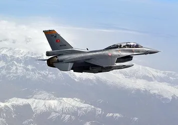 Türk jetleri Kandil'e bomba yağdırdı